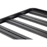 Front Runner Slimline II 3/4 Roof Rack Kit on Land Rover Discovery LR3/LR4 – includes tray, wind deflector, and foot rails