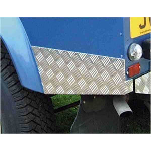 MAMMOUTH DEFENDER 110 REAR CORNER CHEQUER PLATES ANODIZED