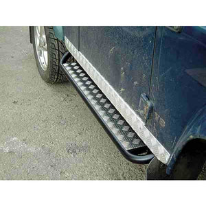 MAMMOUTH DEFENDER 110 SW BLACK SIDE SILL CHEQUER PLATE